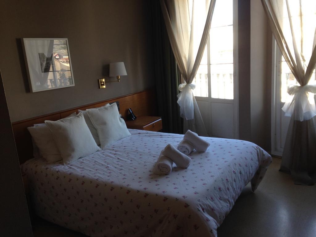 Hotel Manel มาร์โตเรย์ ภายนอก รูปภาพ