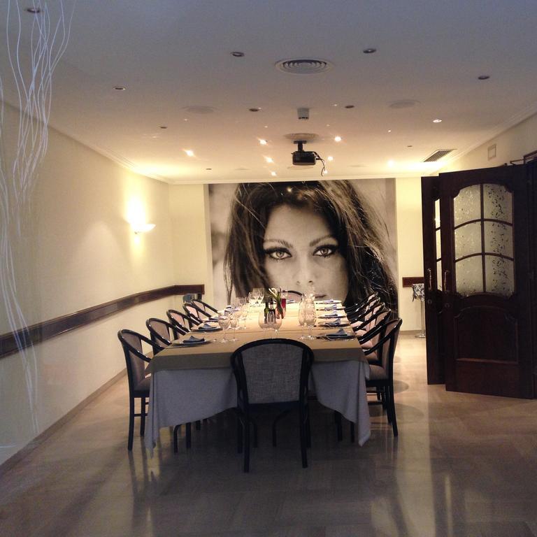 Hotel Manel มาร์โตเรย์ ภายนอก รูปภาพ